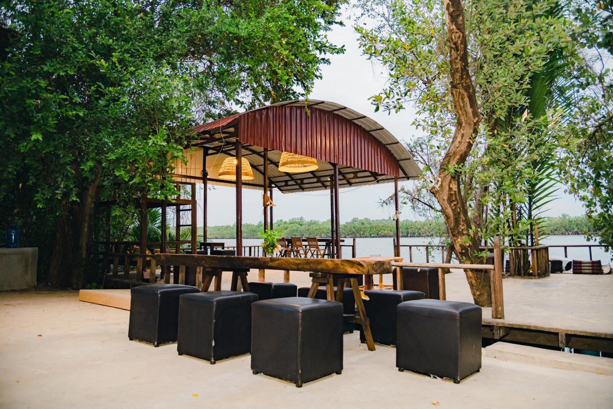 Banyan Tree Hostel Кампот Экстерьер фото