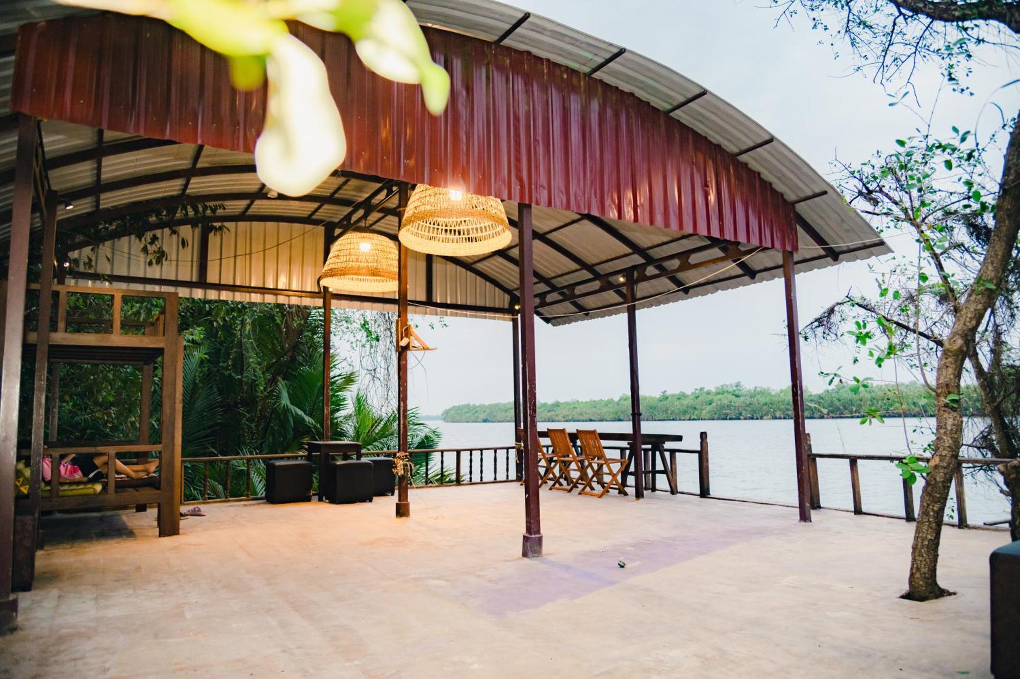 Banyan Tree Hostel Кампот Экстерьер фото