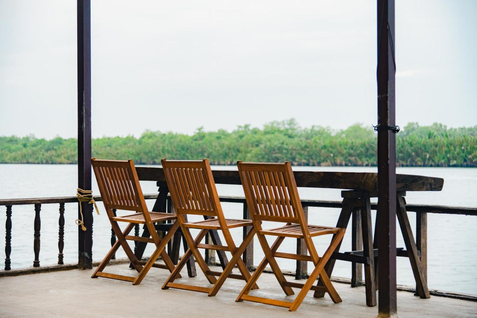 Banyan Tree Hostel Кампот Экстерьер фото