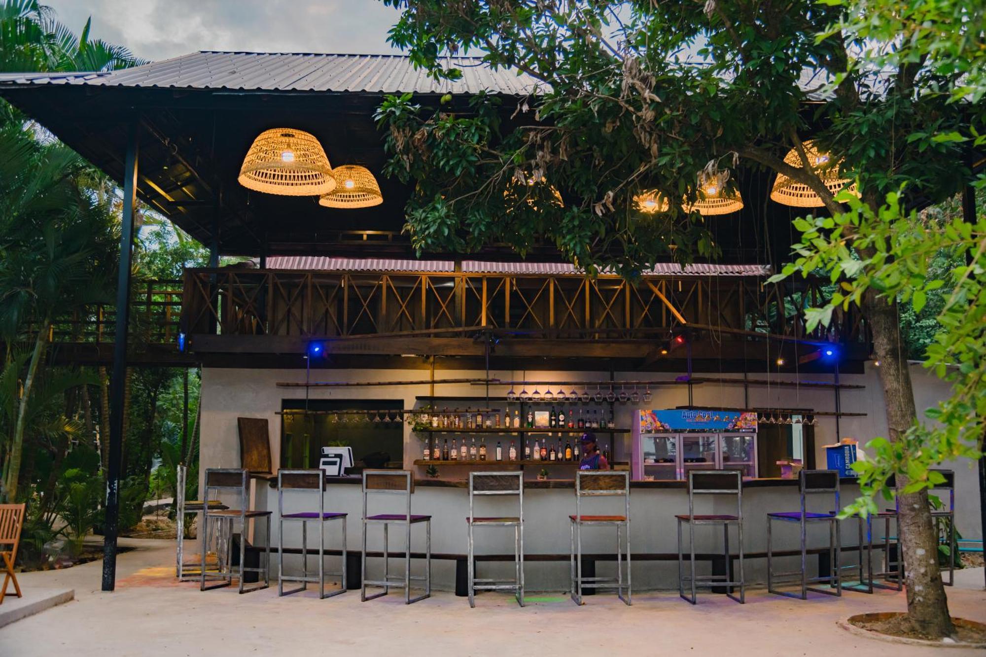 Banyan Tree Hostel Кампот Экстерьер фото