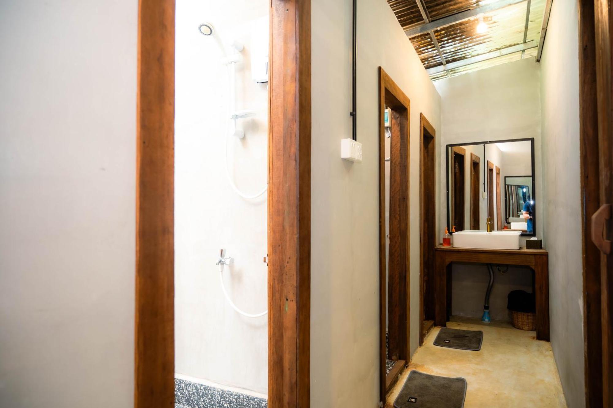Banyan Tree Hostel Кампот Экстерьер фото