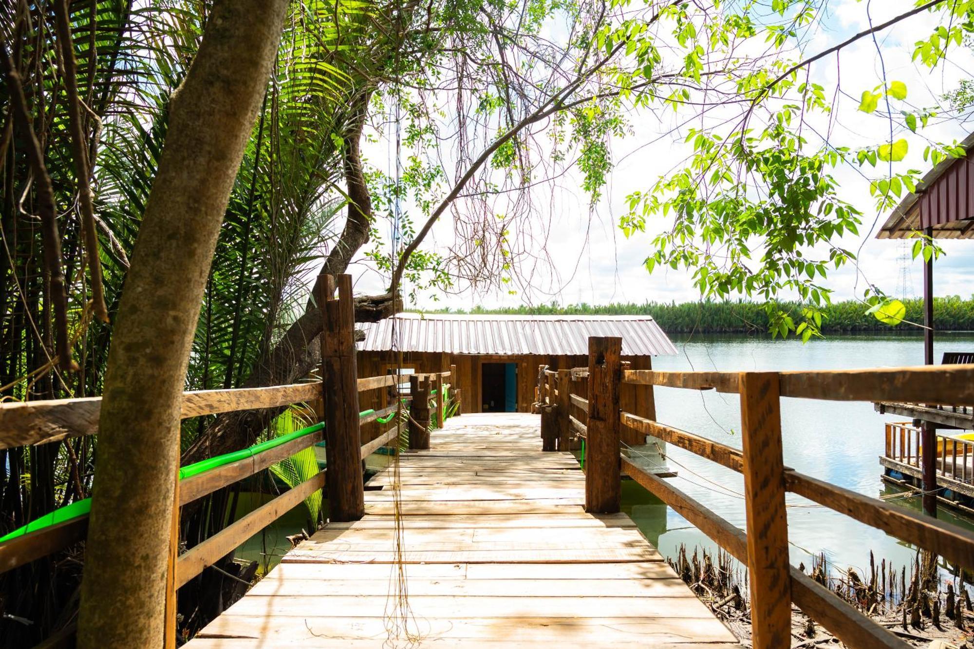 Banyan Tree Hostel Кампот Экстерьер фото